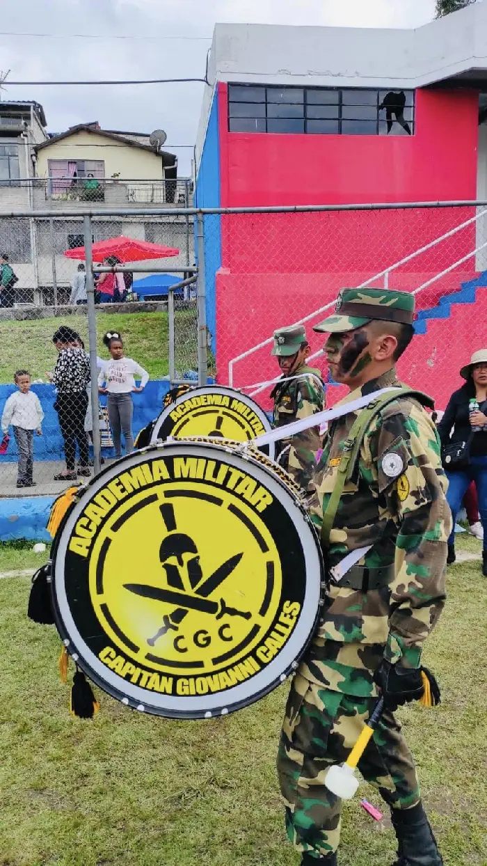 Unidad educativa particular “Capitán Giovanni Calles" - Educamos con perseverancia, conocimiento y honor.